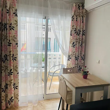 Bright And Sunny Апартаменты *